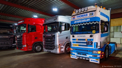 20251019-Tom-Holding-00422